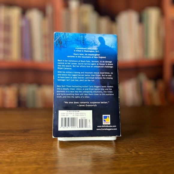 Cold Pursuit by Carla Neggers ISBN: 978-0778325536 - Picture 2 of 9